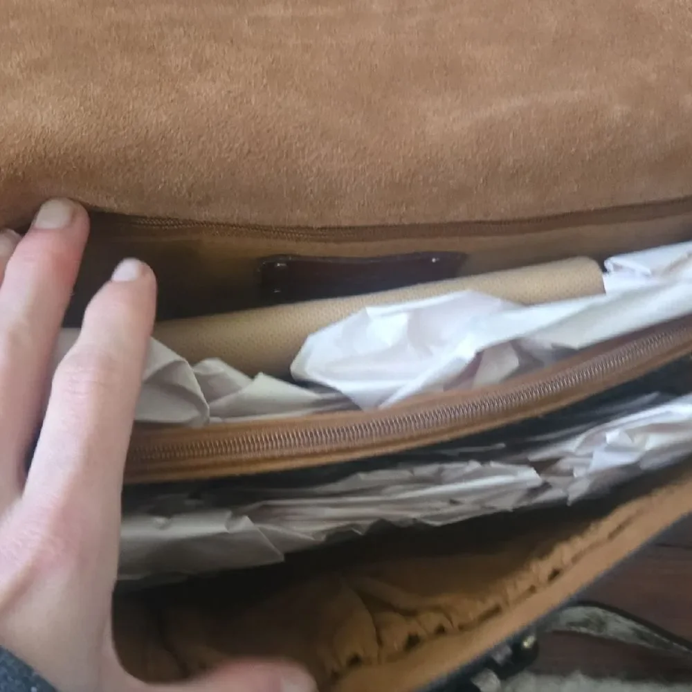 Patricia Nash Brown and Cream Crossbody Bag with Art Nouveau Design - Picture 5 of 6